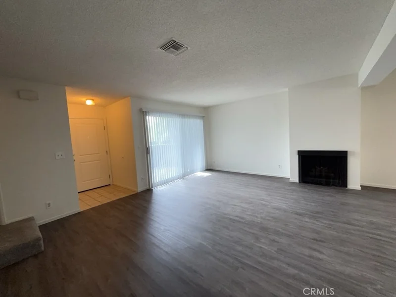 18550 Hatteras Street 21 photo 2