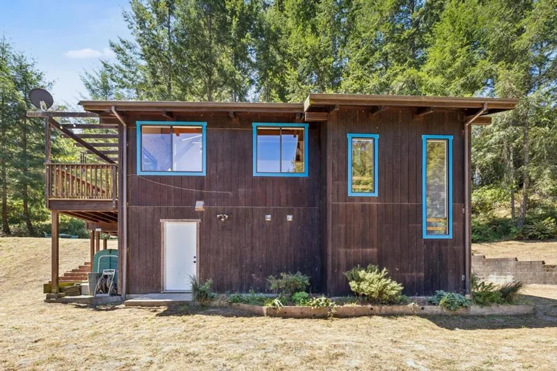 601 Farmin Road photo 2