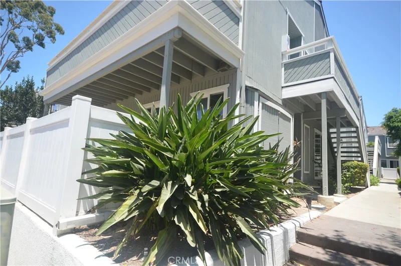 10 Seaside Circle