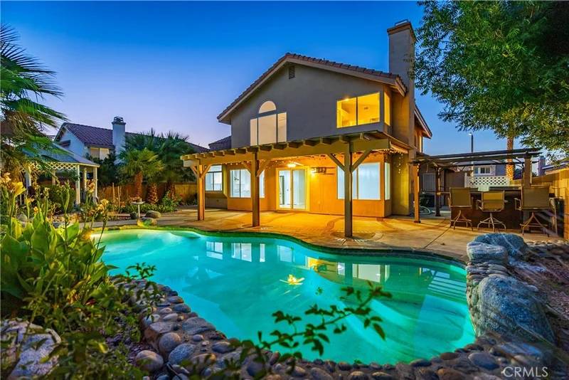 2618 Paxton