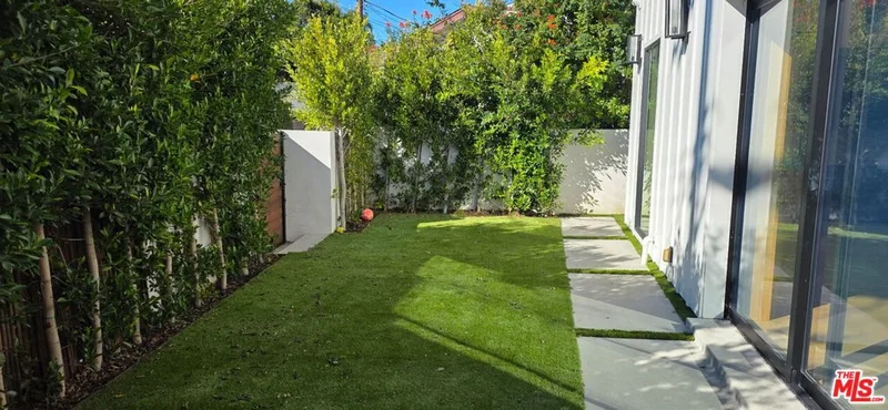 3021 Stanford Avenue photo 2