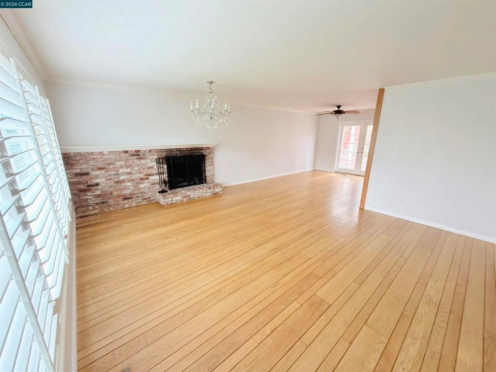 Interior 4