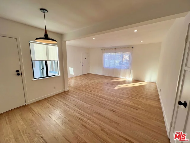4908 St Elmo Drive