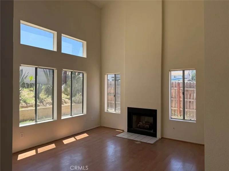 11829 Aurora Court photo 2