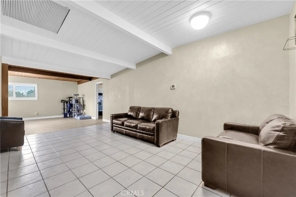 Interior 4