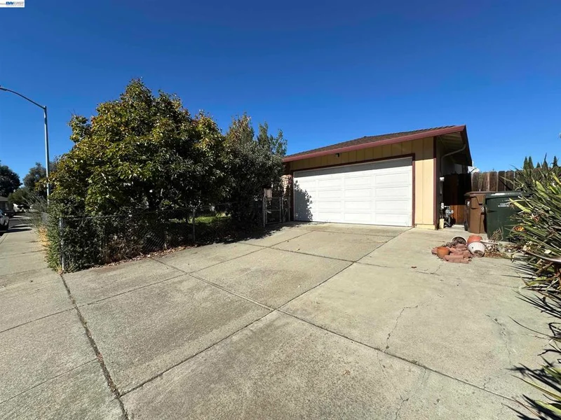 1988 Calaveras Dr