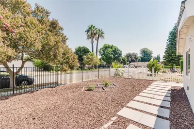 15526 Donmetz Street photo 2