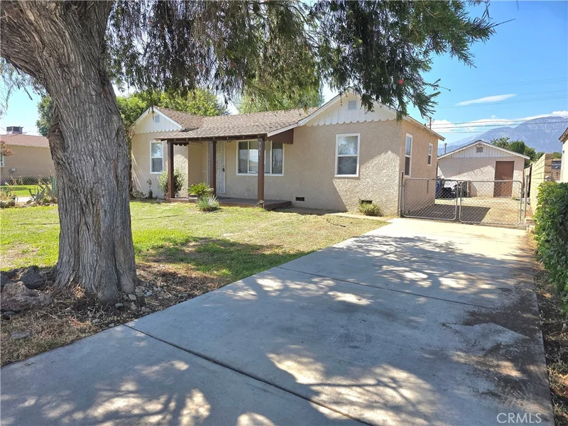 751 E J Street photo 2
