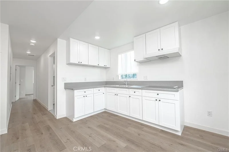 250 E 79th 1/2 photo 2