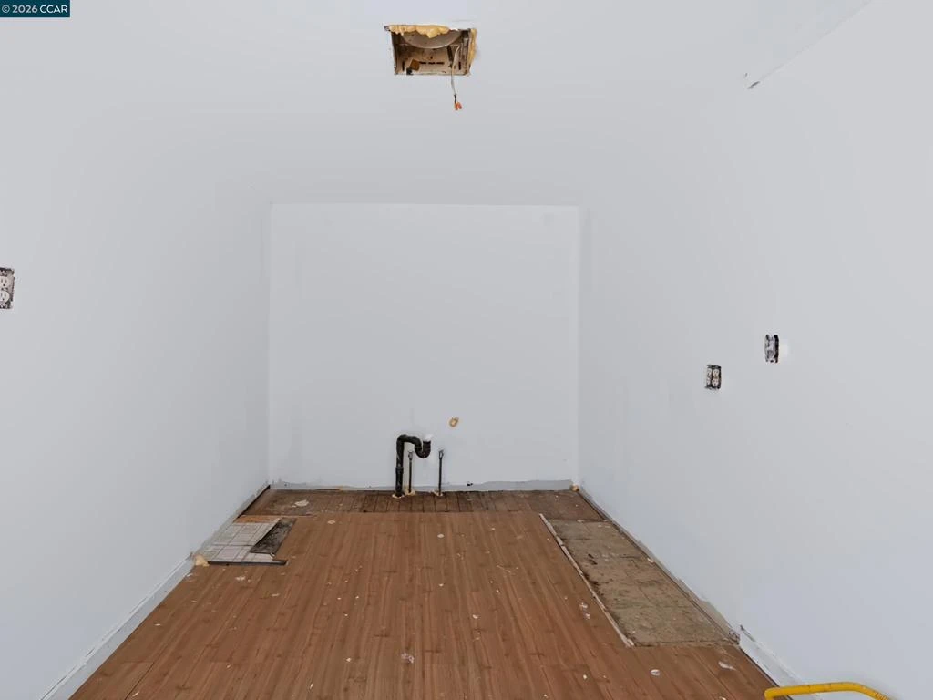 Interior 3