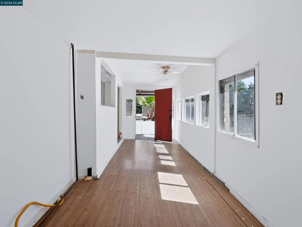 Interior 4