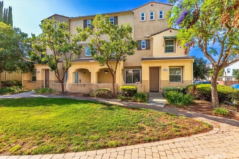 Photo 2 of 44972 Bellflower