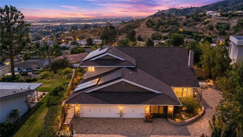 3003 Mesa Verde Drive, Burbank, CA 91504