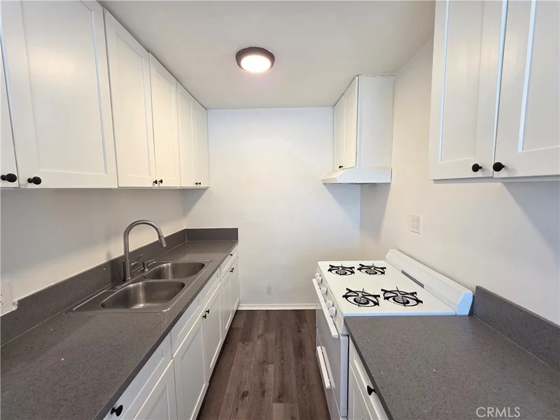 252 E 79th