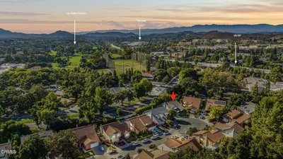 263 Fox Hills Drive photo 2