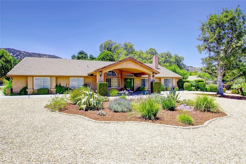 Photo 2 of 13634 Oak Mesa Drive