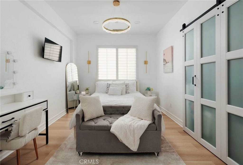 Interior 4