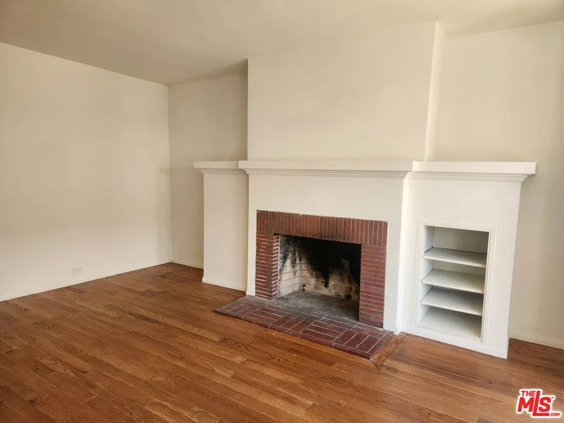 1234 1/2 Gordon Street