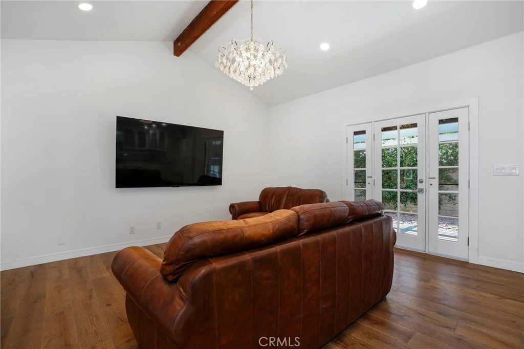 Interior 4