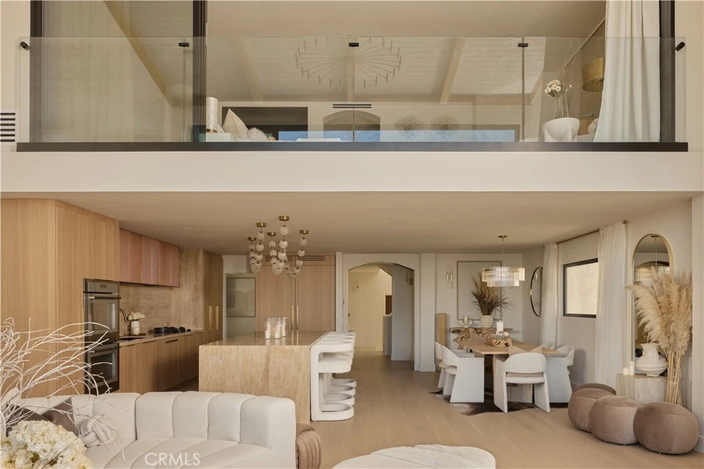 Interior 4