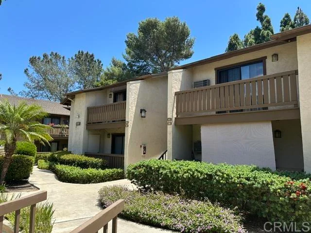 10284 BLACK MOUNTAIN Road 185 photo 2
