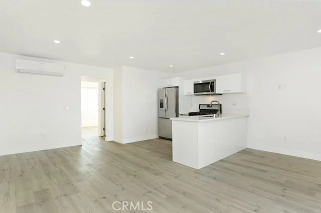 6745 Laurel Canyon Boulevard 203