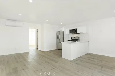 6745 Laurel Canyon Boulevard 203