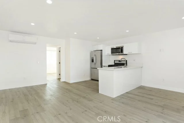 6745 Laurel Canyon Boulevard 204