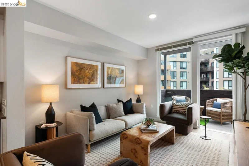 260 Brooklyn Basin Way 431 photo 2