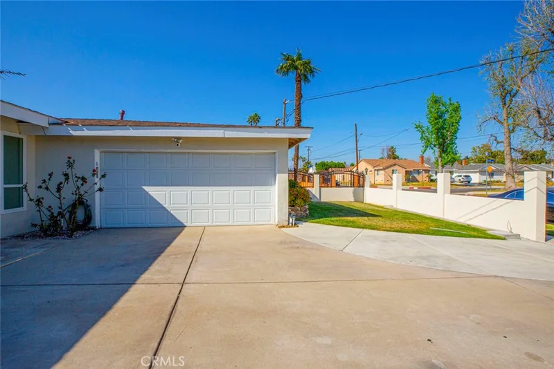 6921 Atoll Ave. photo 2