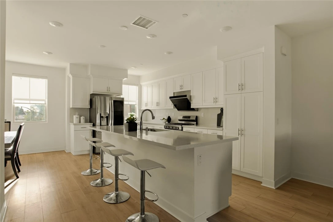 Interior 4