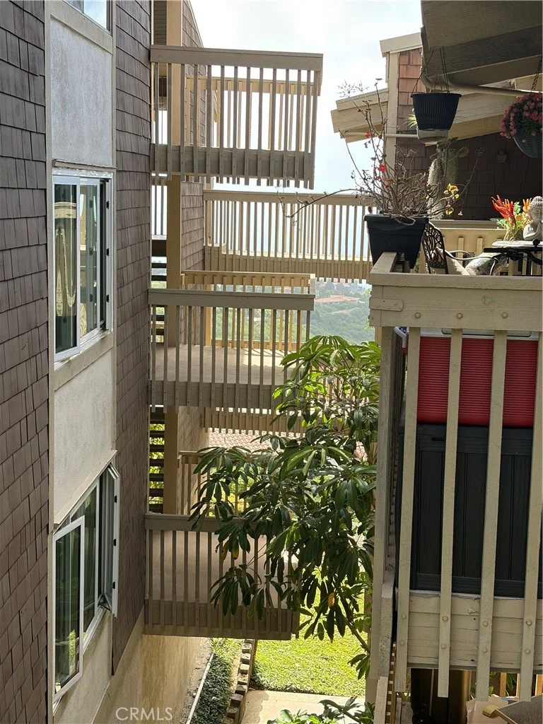 6542 #D408 Ocean Crest Dr. photo 2