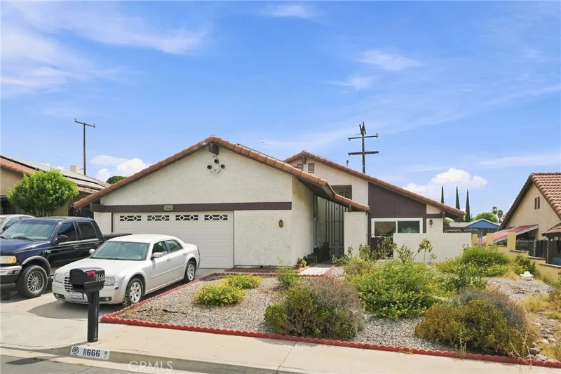 11666 Prosperity Lane photo 2
