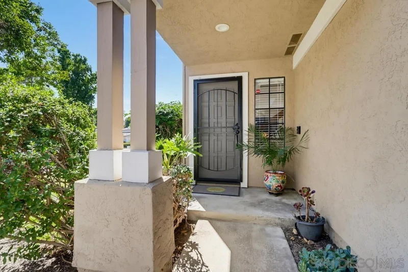 8391 Suntree Place photo 2