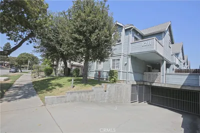 1211 Huntington Drive F