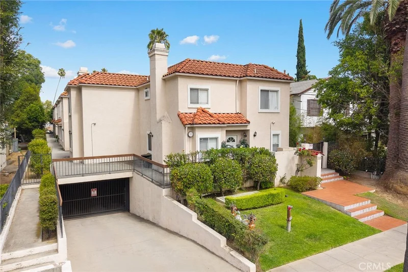 102 Harkness Avenue 8, Pasadena, CA 91106