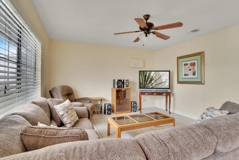 26500 Greenvale Way photo 2
