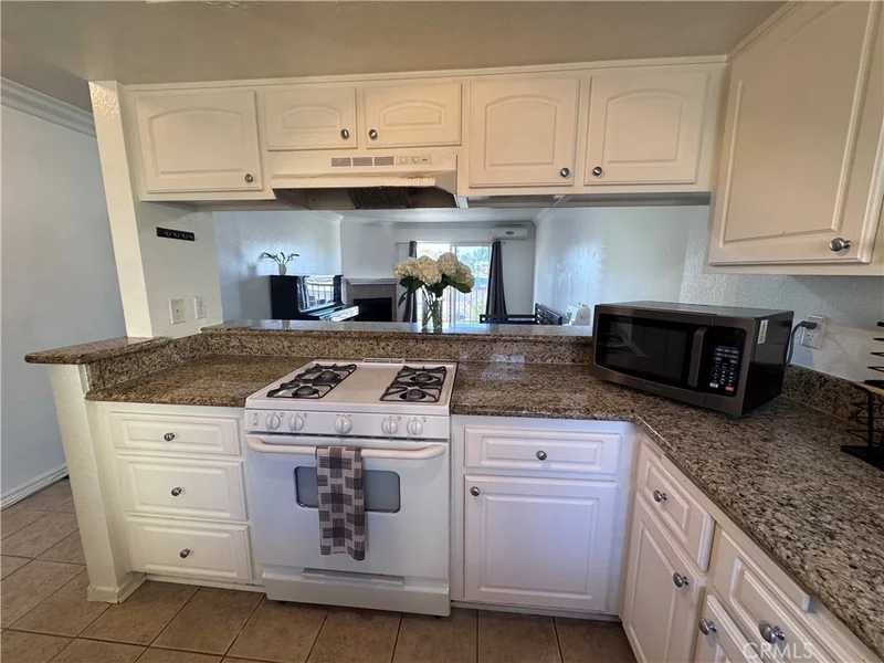 3516 E Ransom Street 303 photo 2