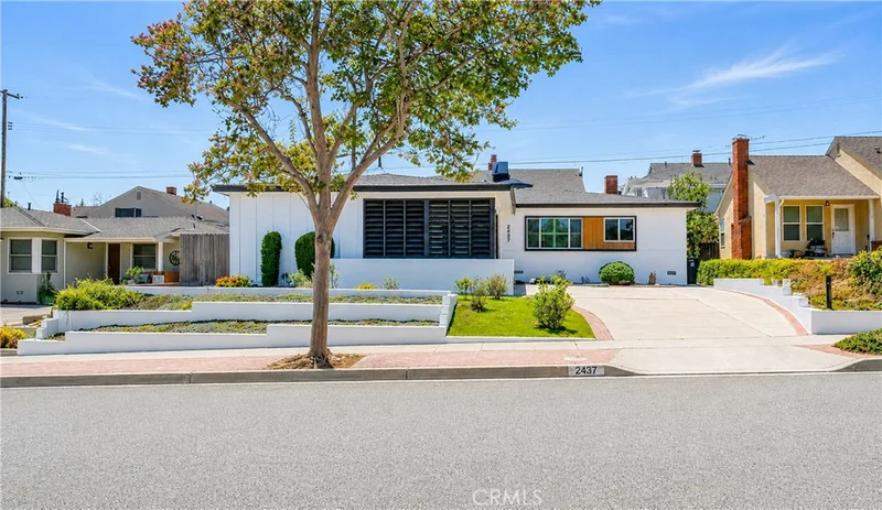 2437 Westmont