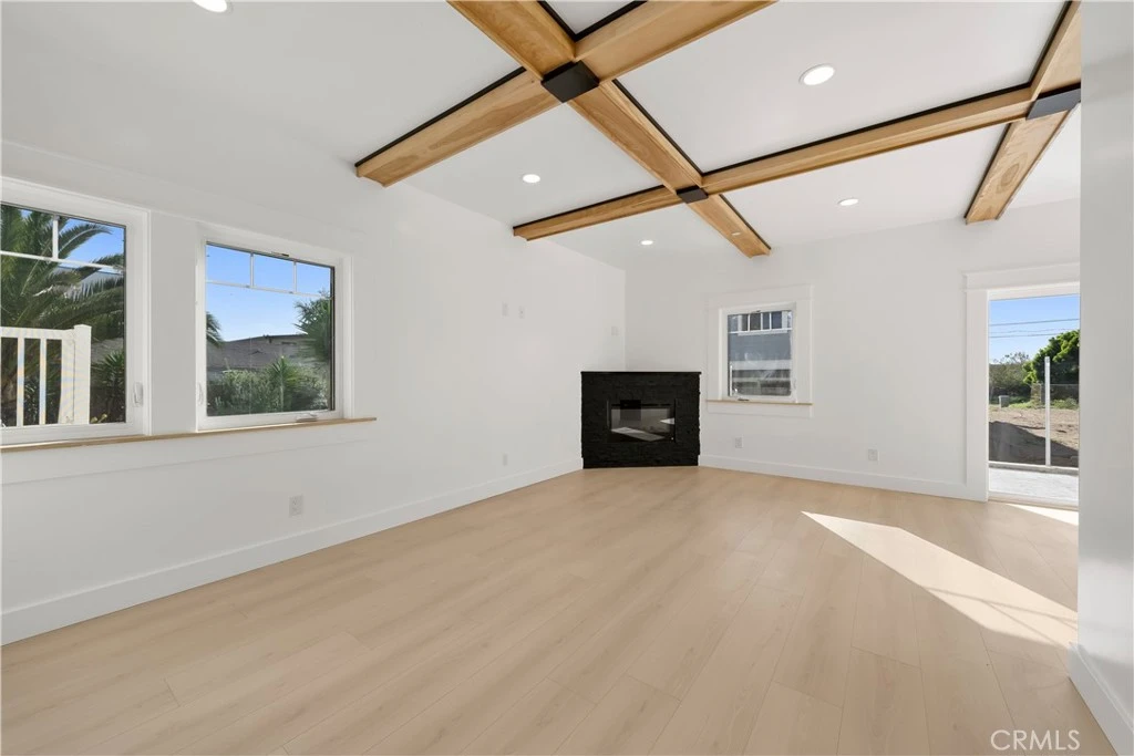 Interior 4