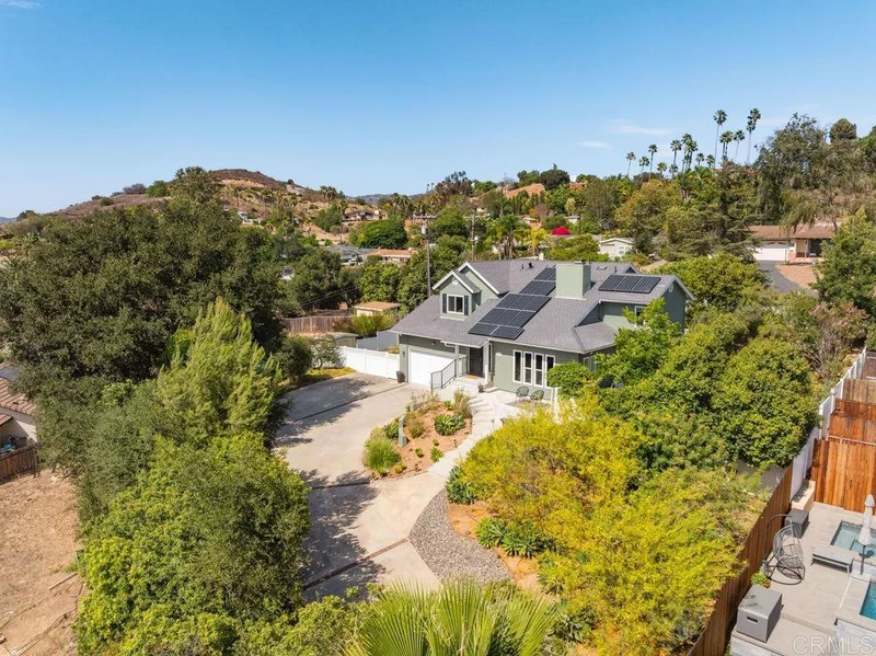 1580 Tutela Heights