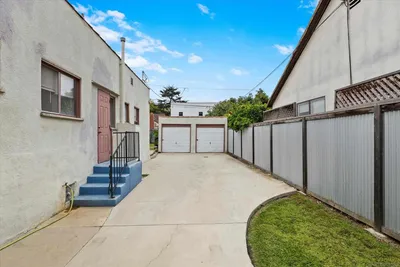 3562 Orange Ave photo 2