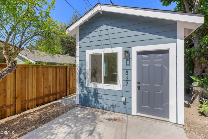 1537 Wesley Avenue