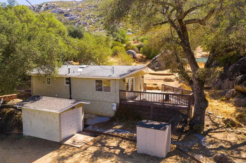 Photo 2 of 4722 Park Ln