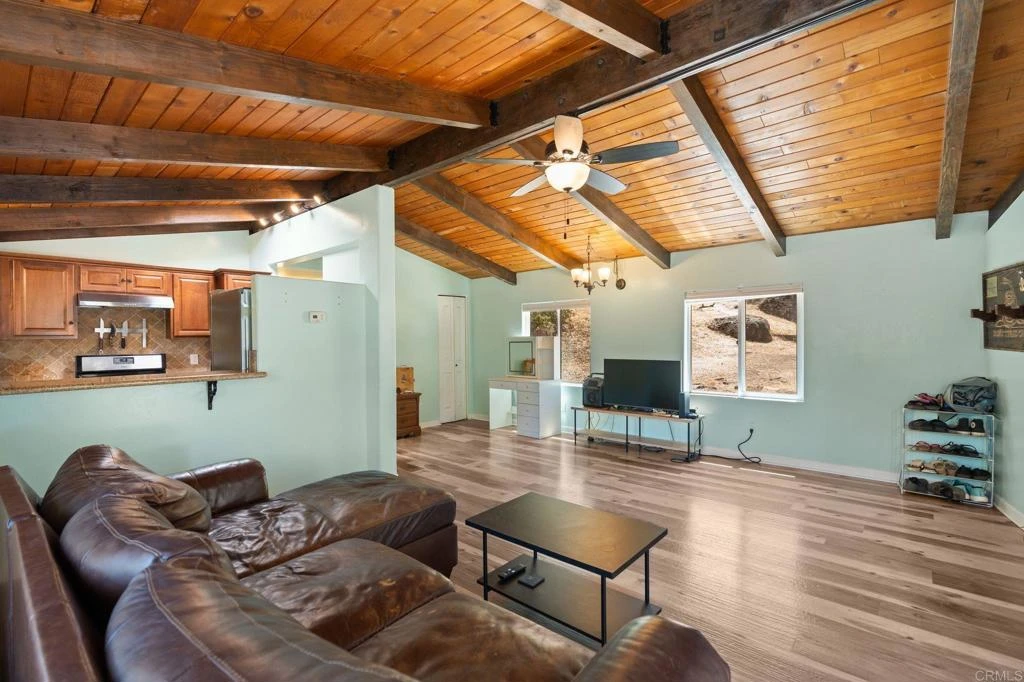 Interior 4