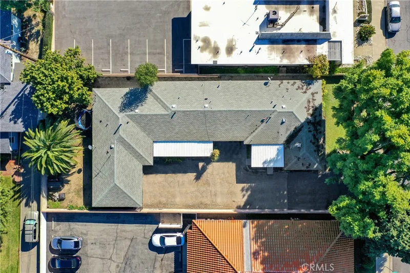 291 W Artesia photo 2