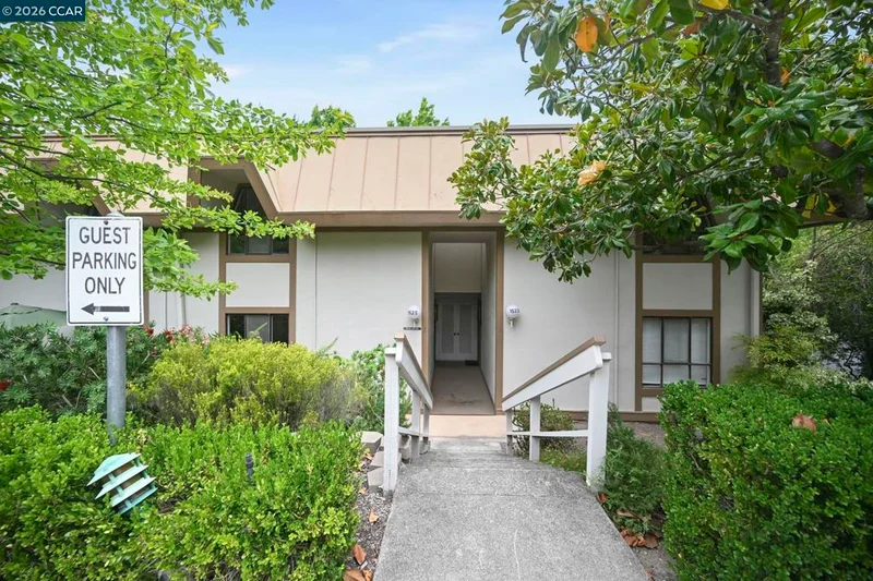 Photo 2 of 1525 Canyonwood Ct 3
