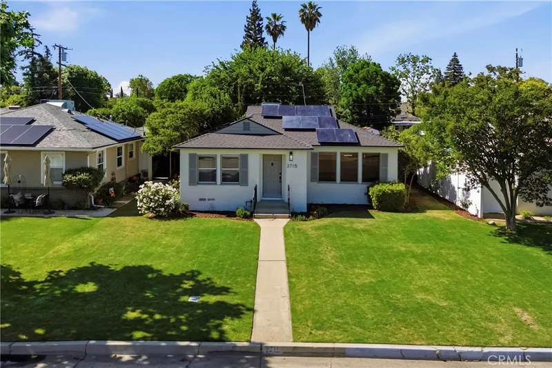 2715 Cedar