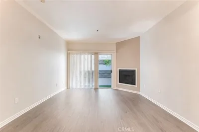 300 N El Molino Avenue 117 photo 2