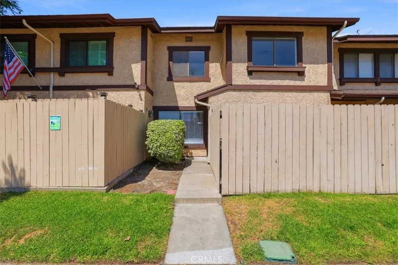 Photo 2 of 8601 Sunland 5